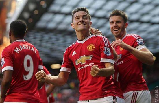 的韧性和坚 的韧性和坚